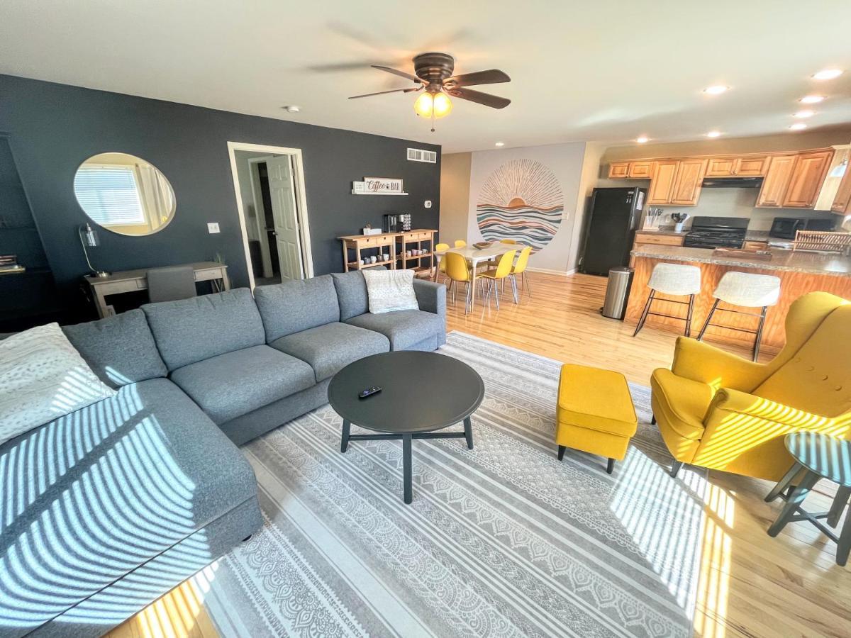Holiday home Large 5 Bed Geneva 4 Blocks From Lake! Lake Geneva